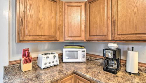 Cozy Unit with Patio Walk to Dining, Lake Elkhart! - Foto 5