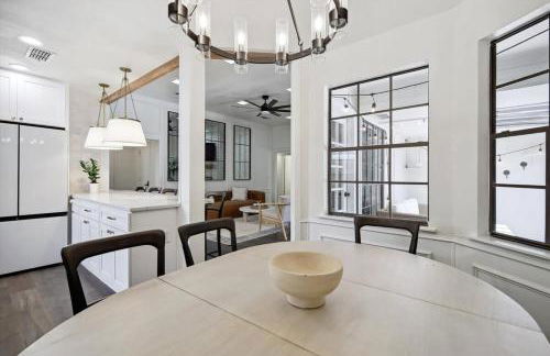 Allen Abode - 4 Bedrm Pool Fire Pit Charm - Photo 11