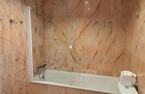 Encanto Urbano: Piso céntrico totalmente equipado - Foto 17