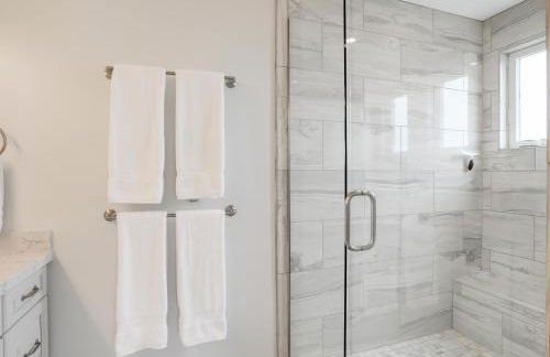 Coastal retreat near the beach w Panoramic Ocean Views, Rooftop Deck, & Firepit - Foto 26