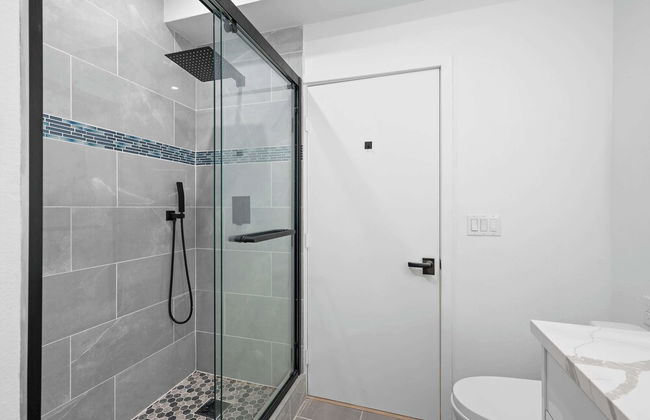 Not Affected by the Fire/modern 5BR Home With Full Amenities & Parking #2 - Foto 40