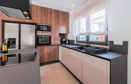 NEW! Luxury Villa Carlotte with 11m pool - Foto 17