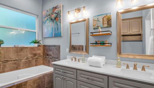 Hot Tub - River Nearby - Quiet Street - Foto 3