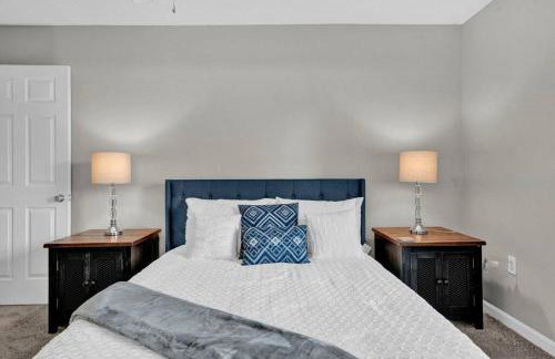 Glamorous 3BR 2BA house w/ large fenced backyard - Foto 37