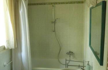 LA STANZA SUI CEDRI - Smart working - Airport - Private Parking - Ducati - Philip Morris - Foto 34