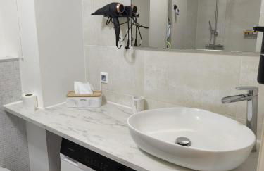 Studio calme et paisible, climatisé avec terrasse au dernier étage, 100m du tramway et 20 min de la promenade des anglais - Foto 18