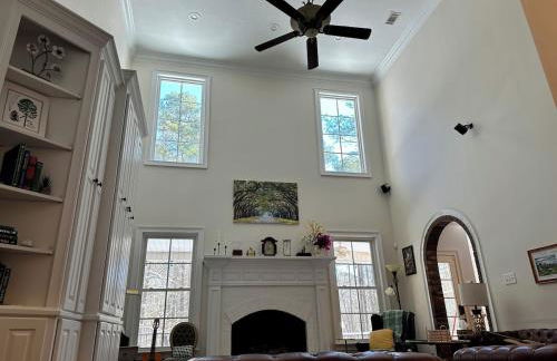 Luxury Masters Rental 5BR 4 Acre Estate Fire Pit Gym 2 Verandas - Foto 31