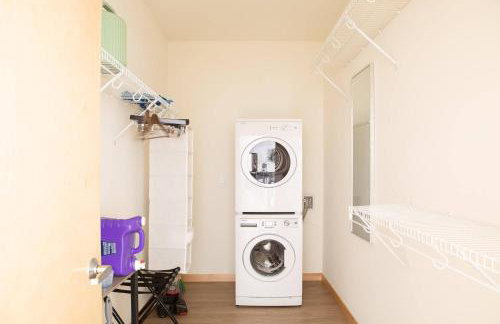 Walker's Point Studio with Gym and Balcony - Foto 11