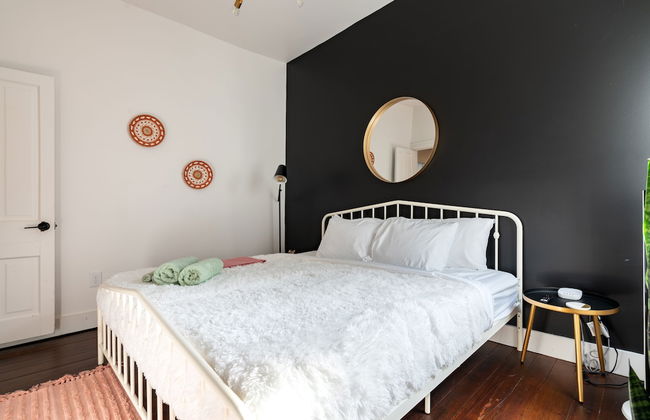 NEW Luxe Pet Friendly Free Parking Downtown - Foto 62