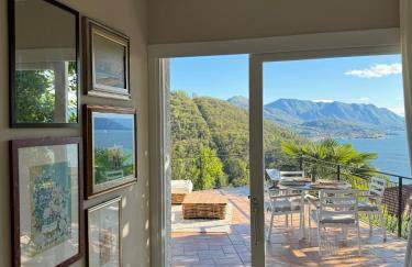 Artsy Italian lake retreat with stunning views! - Foto 34