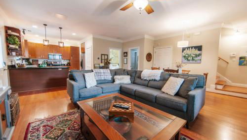 Cozy Cottage - Walk to Campus, Stadium, Downtown - Foto 3