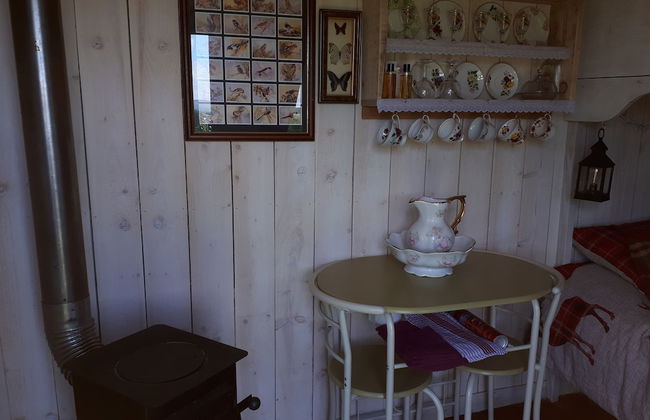 Meadow Shepherds hut - Photo 12