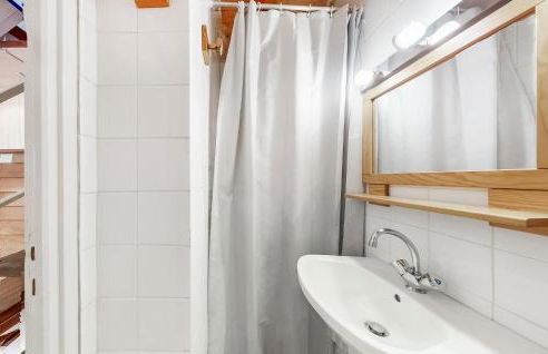 2 Bedroom Amazing Home In Ars-En-Ré - Foto 22