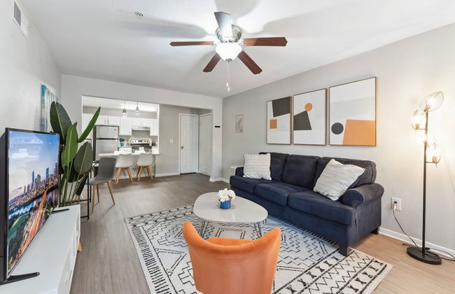 Spacious 2BR King Suite w Gym Pool Close to DT - Foto 9