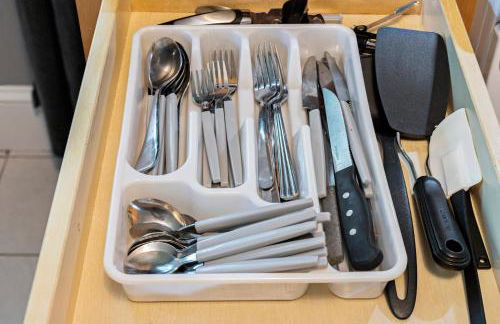 Spacious apartments near Ashmont - Photo 25