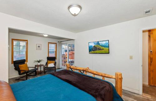 Bear Cub Cottage in Big Bear w/ HotTub & Firepit - Photo 28
