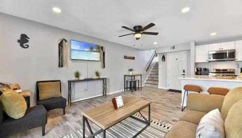 Stay Awhile Condo Minutes to Beach with Pool - Foto 5