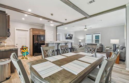 2 Bed Cozy Home, Dade City, Pickle Ball and Pool - Photo 14