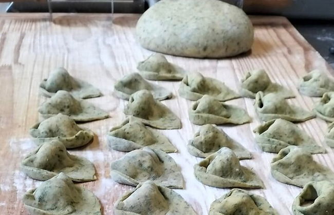 Taller de pasta colorida en Bolonia con comida - Foto 15