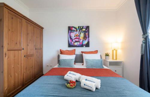 Sunny Cozy Flat w/ Terrace - São João - Foto 1