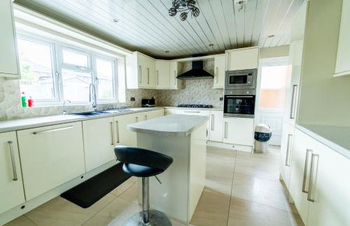 Spacious 6BDR House By Hyped Properties Short Term Rental Agency With Free Parking Bilston - Foto 4