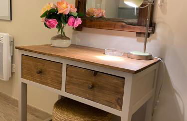 Ground Floor - Hauseman Building close to Thermes - Foto 9