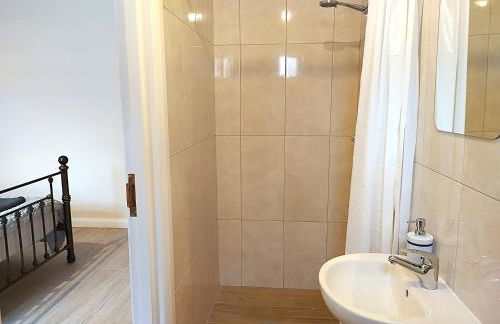 City centre B Apartment, parking, sleeps 6 - Foto 17