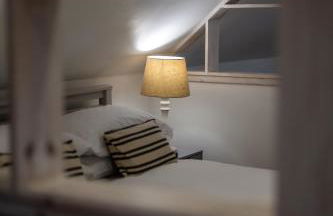 Modern and Stylish WoodHous - Photo 11