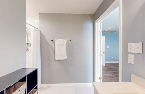 Poolside Bliss! Christian Pass Family Home with Yard - Foto 14