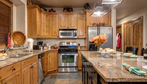Park City KBM Resorts Walk to Main Street and to Park City Mountain Hot Tub On FREE Citywide Bus Route Single Unit 4 Bedrooms PPS-1416 - Foto 3