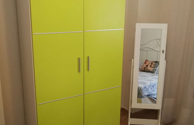 Velez Nazari - Photo 2