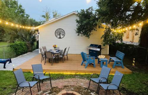 Pensa-Cozy Downtown bungalow, w/ backyard oasis! - Foto 1