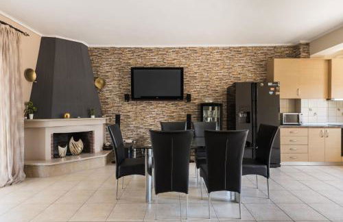 Home In Epanomi - Photo 9