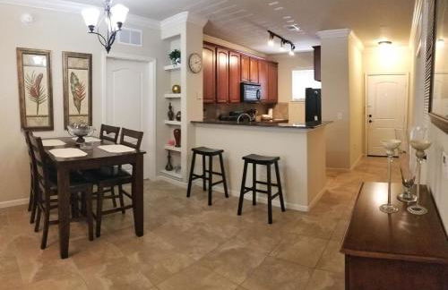 10 miles to Disney World, 2 pools, fitness room, WiFi, balcony, washer, dryer, kitchen - Foto 28