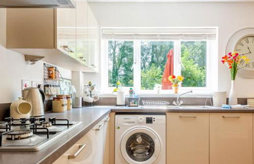 Cheerful 2-Bedroom house with Private parking - Pass the Keys - Foto 17