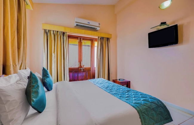 Pleasing 3 Bedroom Villa With Pool - Photo 8