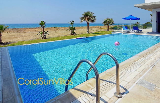 Blue - Beach Front Spectacular Villa Sleeps 10 - Foto 32