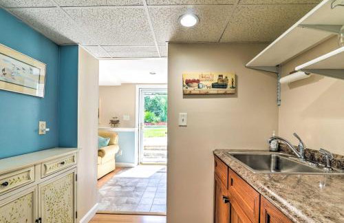 Quaint and Convenient! Cape Cod Apt Near Canal - Foto 13