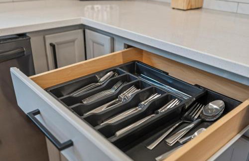 Hot Tub - Mins to Short North - Retro Game Room - Foto 53