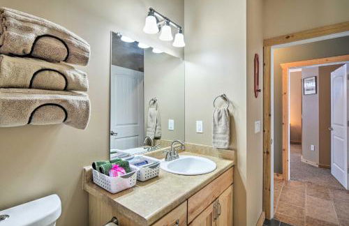 Hike and Ski! Family-Friendly Lake Mitchell Oasis - Foto 17