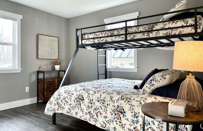 Relaxing Riverside 10 Minutes to Shipshewana - Photo 12