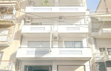 Elegant City-Center Apartment - Photo 13