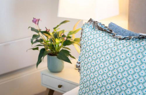 Stylish Retreat in Central Lyme Regis Sleeps 2 plus one - Photo 8