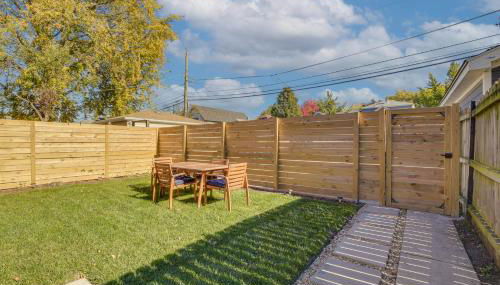 Shop, Dine and Unwind Oak Park Home with Private Yard - Foto 2