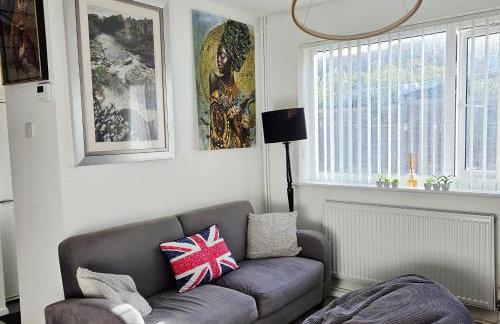 Willow Retreat - House in Burbage- Sleeps2- Garden - Photo 24