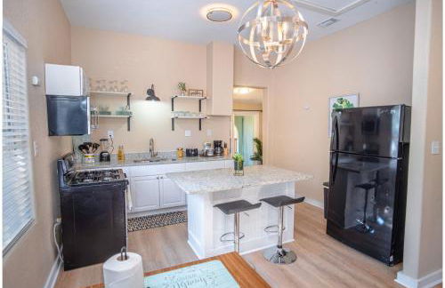 3 Br/1 BA Remodeled Home Near Downtown - Foto 14