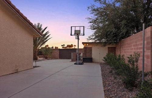 Villa 1 level on half acre 12-min to Strip - Foto 35