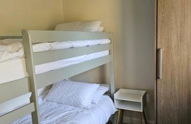 The Neal's 4 Bedroom House in Buxton Sleeps 8 - Photo 40