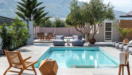 Hypnosis Beachside Villa with Private Heated Pool - Foto 5, Garden, sunbed, Garden view