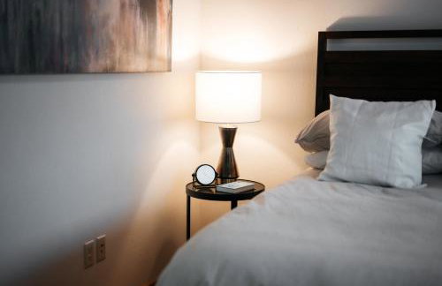 Midcentury home, private beach. large great room - Foto 40